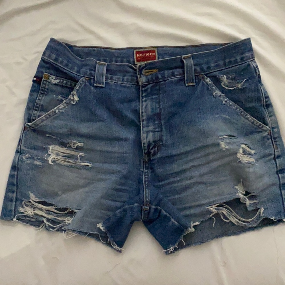 Tommy Hilfiger distressed short